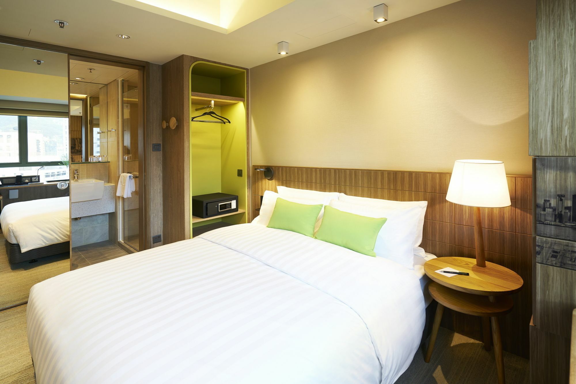 Hotel Ease Access Wan Chai Hongkong Exteriör bild