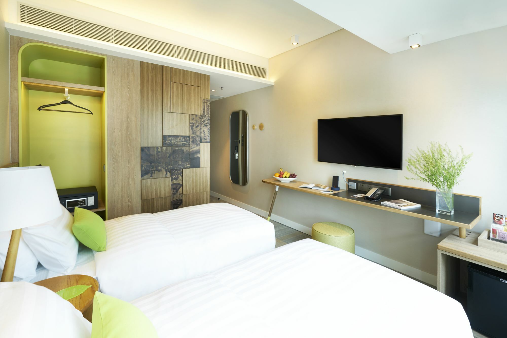 Hotel Ease Access Wan Chai Hongkong Exteriör bild