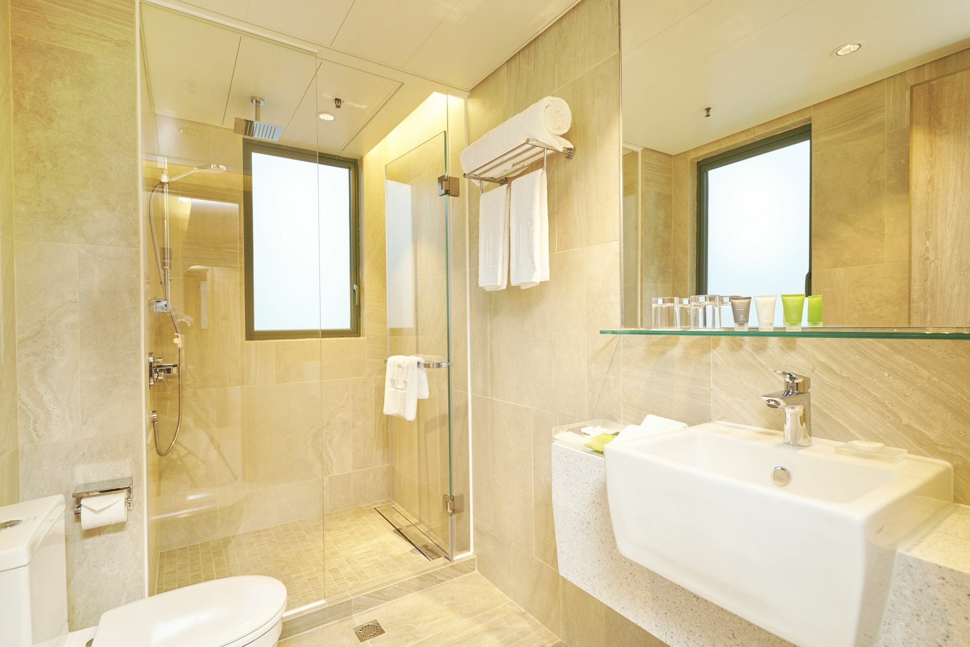 Hotel Ease Access Wan Chai Hongkong Exteriör bild